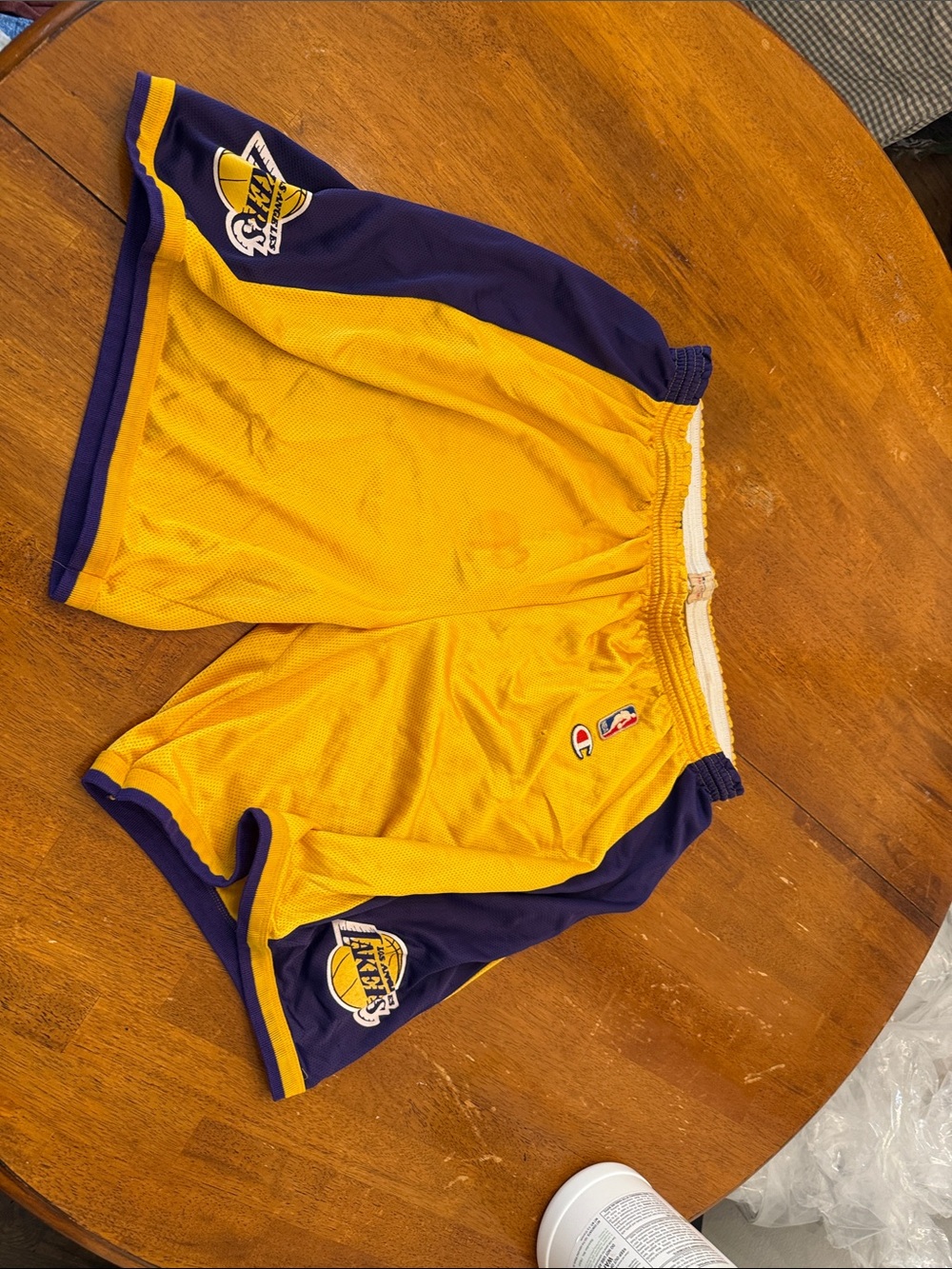 Los Angeles Lakers Yellow Basketball Shorts by Champion xxl